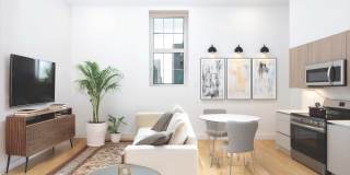 The Piazza Gallery 7