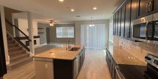 Spacious 5-Bedroom Riverview Home Gallery 57
