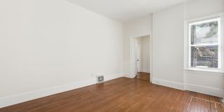 511 Middle Street Gallery 16