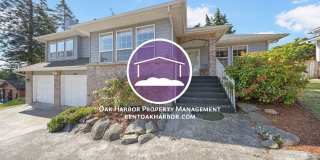 4 Bed 3 Bath - 2 Living Rooms - Office Area - Pet Friendly - NAS Whidbey Gallery 1