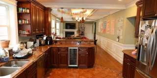 Charming 5 Bedroom-No Broker Fee Gallery 12