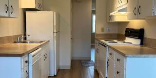 2 Bed • 1 Bath, Upstairs Unit - Updated Flooring Gallery 1