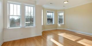 4863-67 N Hermitage Gallery 30