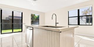 15839 NW 91st Ct Gallery 1