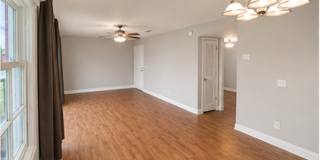 1/1 Lakefront Living in Carrollwood! Available July 10th! Gallery 9