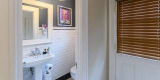617 E 50th St Gallery 22