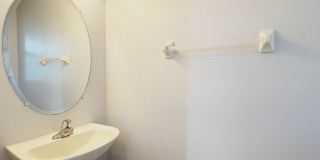 Charming 2-Bedroom, 2.5-Bathroom Townhome Just Minutes from Disney! Gallery 10