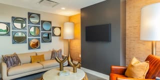 2501 Beacon Hill Gallery 24