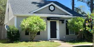 3bdrm/2ba + Single Family Home Heart of New Bern! Fenced Yard! Gallery 1