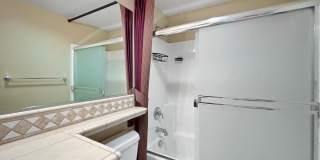 Bright 2BD/2BA Townhouse in Serra Mesa with Balcony, Fireplace & Resort-Style Amenities Gallery 17