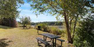 Village on the Lake Apartments Gallery 20