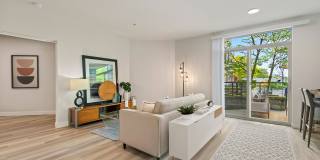 Queen Anne Collection Gallery 3