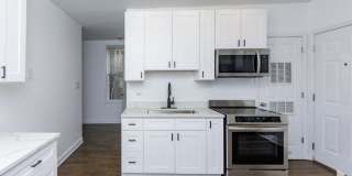 1426 n Greenview Gallery 2