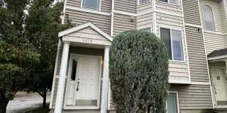 Spacious 2 bed/2.5 bath with bonus room townhome off Road 68 Gallery 3