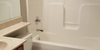 3 bed, 2 bath Home with GARAGE! Gallery 9