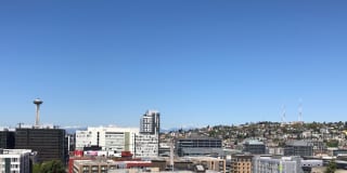 2-bed, 2-bath Condo with Sweeping Views of City and Space Needle! Gallery 13