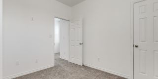 1835 W Poplar Gallery 20