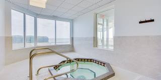 Elegance and Beachfront Condo Living Gallery 28