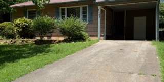2 Bedroom, 1 Bath home nestled in the heart of Maryville city in historic Sunset View. Gallery 1
