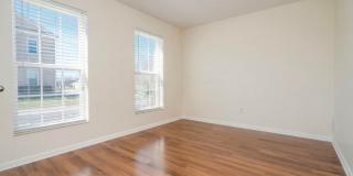 3 Bed Updated Condo Gallery 10