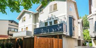 Bright and Spacious Residence with Vaulted Ceilings and Garage Gallery 28