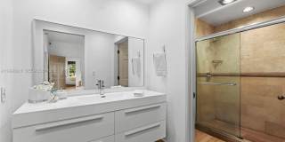 2211 Fisher Island Dr Gallery 39