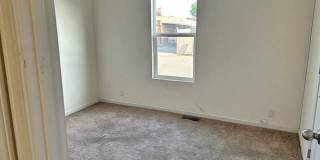 700 S Shafter Ave Gallery 9