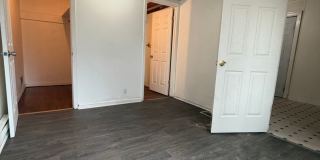 2423 Lincoln 1-3 Gallery 8
