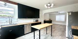 Mid Century Modern Gem! Mid Century Modern Gem! Gallery 9