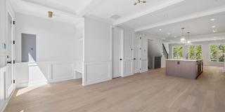 2202 N Leavitt Street Gallery 12