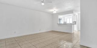 Spacious 1-bedroom, 1.5-bath, two-story Kirby Creek townhome close to N. Dale Mabry Gallery 9