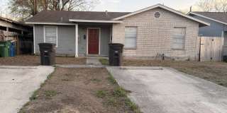 Bright & Inviting 2-Bedroom Duplex in a Highly Desirable Central Location Gallery 1
