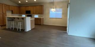 Very Nice 4 Bedroom Home Gallery 6