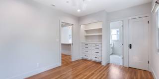 Beautiful 1 bed / 1 bath bungalow-style apartment now available! Gallery 9