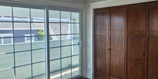 3 Bedroom Plus Home with Roof Top Deck Gallery 14