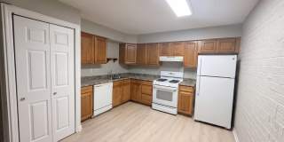 Newly Updated 2 bedroom 1.5 Bath Unit. Gallery 5