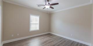 805 Royal St Gallery 6