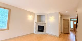 Spacious 3 Bedroom Townhome with Huge Bonus Room! Gallery 7