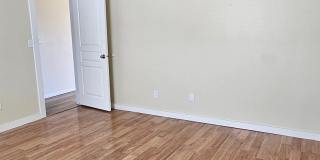 3bed/2bath w/3 car garage, upstairs bonus room, vaulted ceilings, & fenced yard. Gallery 16