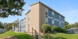 Spacious Centennial Condo Gallery 4