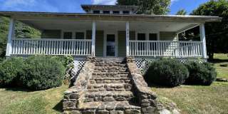 446 Green Street Gallery 1