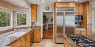 1749 Hill St Gallery 19