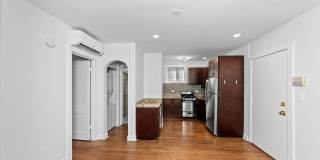 533 W Wrightwood Gallery 3