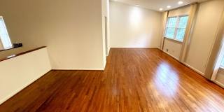 Beautiful 5 bedroom/2.5 bath with large yard Gallery 9