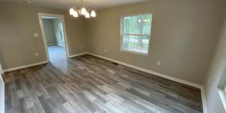 Room in 3 Bedroom Home at Glory St Gallery 7