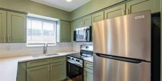 Remodeled townhouse - Available now! Gallery 15