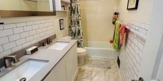 2 bedroom, 2.5 bathroom brick townhouse Gallery 7