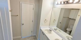 Room in 3 Bedroom Home at Phillips St Gallery 27