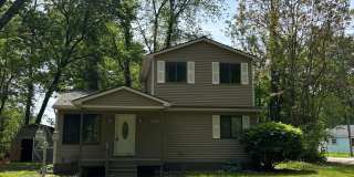 FRESHLY PAINTED, UPDATED BEAUTIFUL 3 BEDROOM/2 BATH HOUSE Gallery 1
