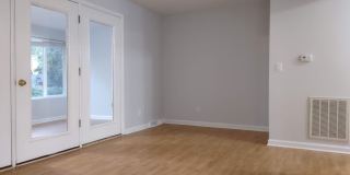 2 bedroom 1.5 bath condo near ETSU Gallery 6